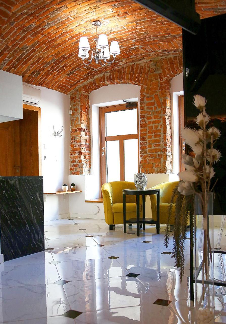 Aparthotel Zakatna B&B Tarnów エクステリア 写真
