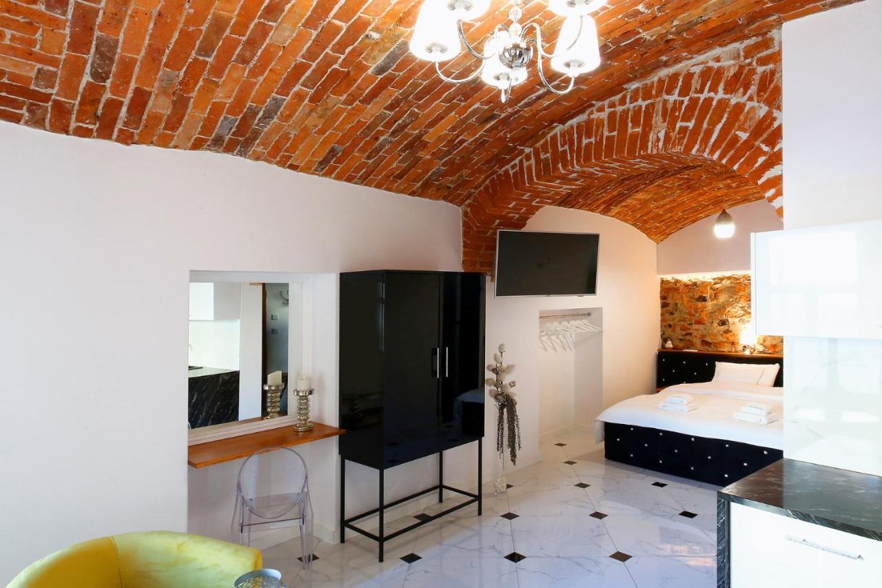 Aparthotel Zakatna B&B Tarnów エクステリア 写真